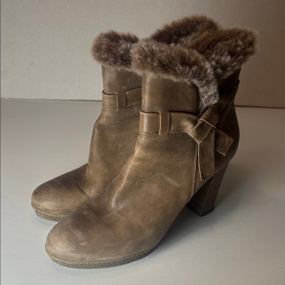 Aquatalia Brown Fur-Trimmed Heeled Boots
